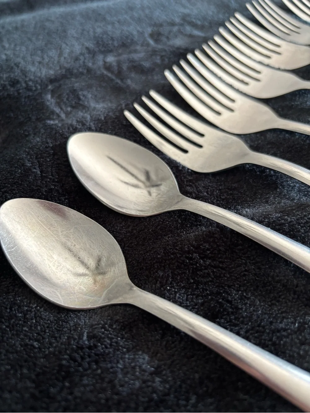 VTG WALCO Stainless Steel Taiwan Flatware 9 Piece Set- 7 Forks & 2 Spoons